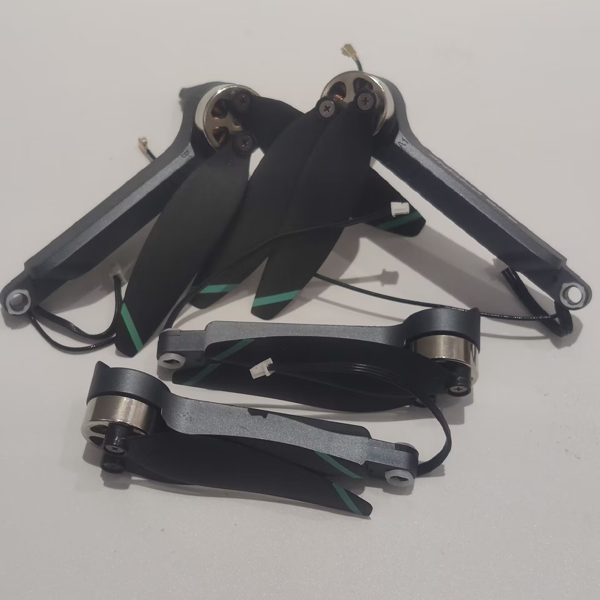 Brushless Motor Arm A1/B1/A2/B - Lyzrc Drone ulasan dan harga